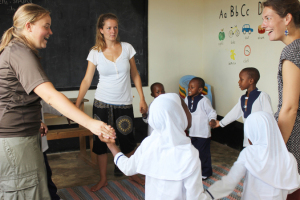 Freiwilligenarbeit / Volunteering help2kids Tansania