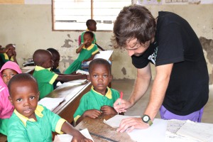 help2kids Tanzania / Volunteering at the primary school